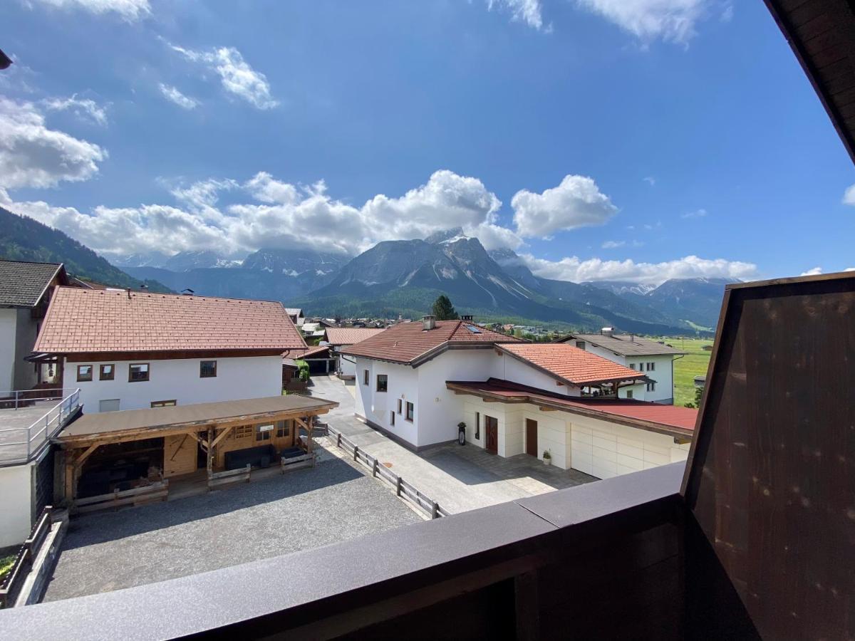 Haus Tirol Ehrwald Hotel Exterior photo